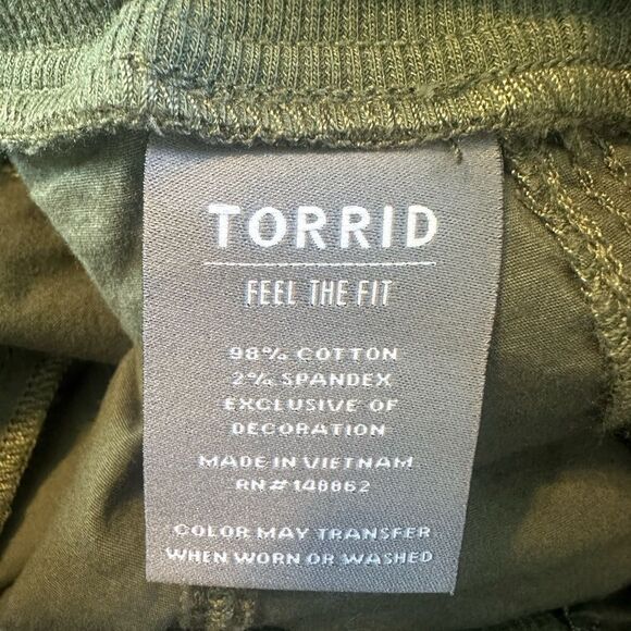 Torrid Stretch Poplin Cargo Shorts Olive Green Size 26 - Picture 8 of 9